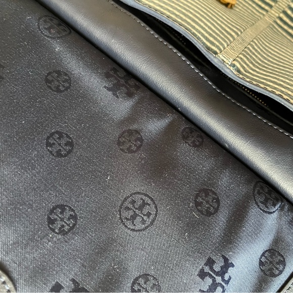 Navy & white Tory Burch shoulder bag. - Picture 2 of 7
